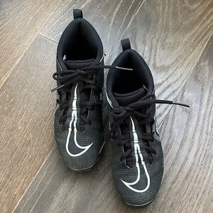 Nike Kids’ Mid Football Cleats
